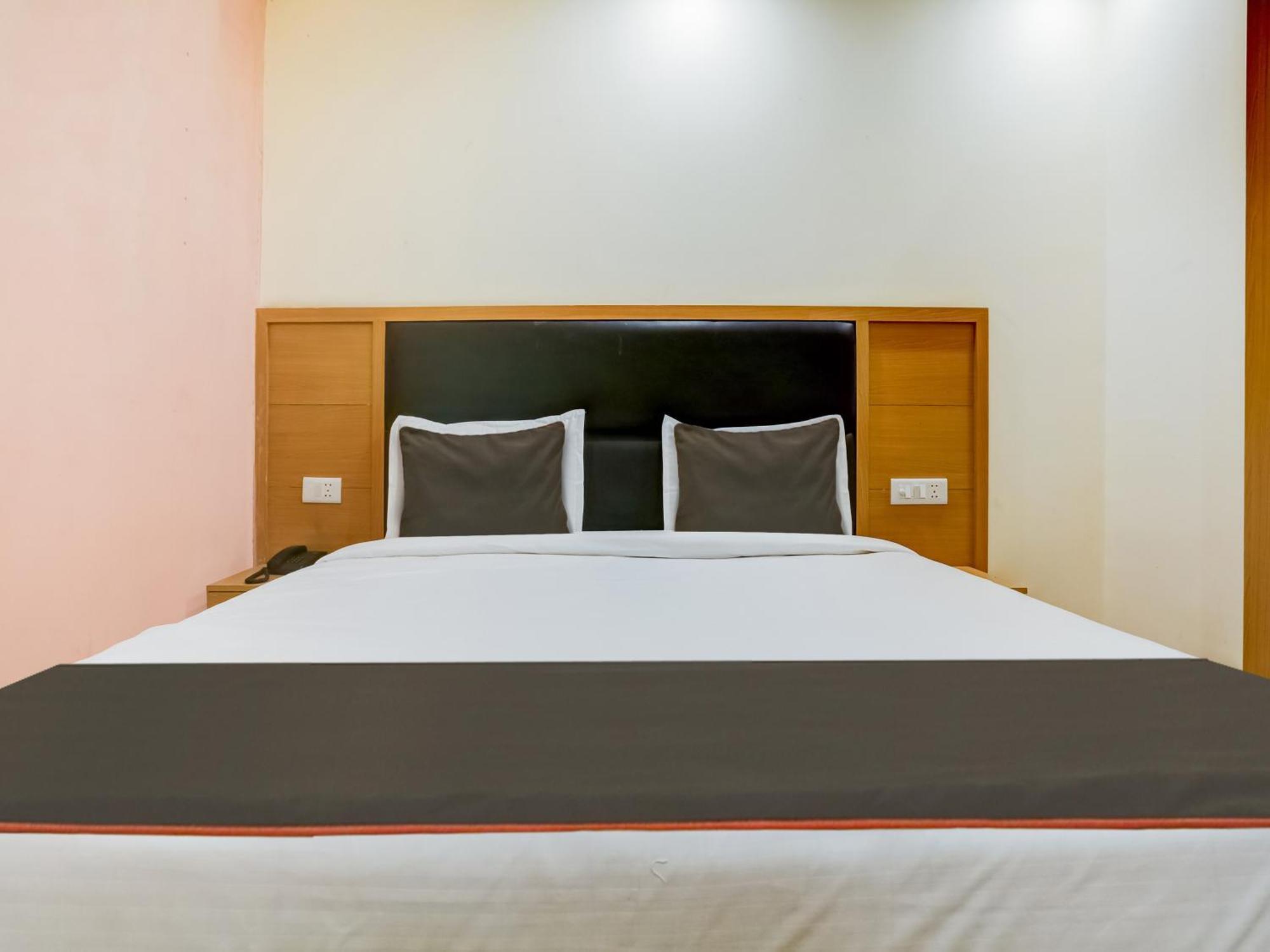 Collecion O White House Hotel New Delhi Exterior foto